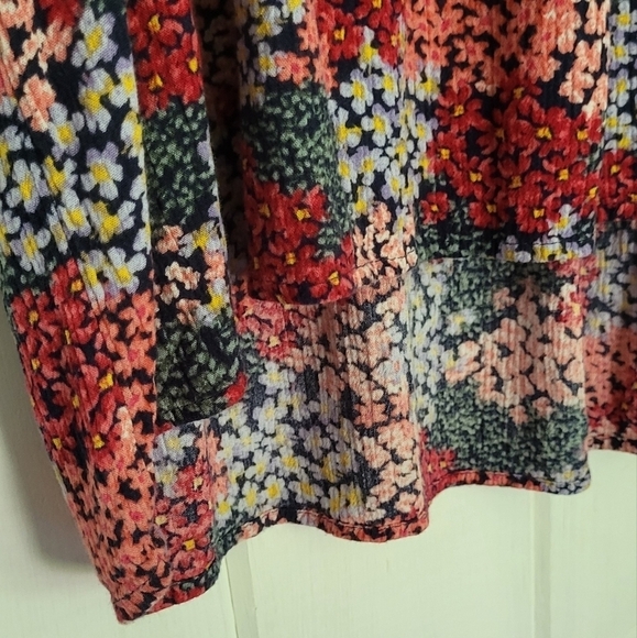 Knox Rose Patchwork Floral Boho Flowy Top - Picture 5 of 9